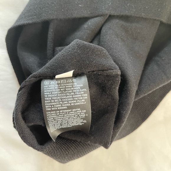 ✨2 x Host Pick✨Uniqlo Men’s Extra Fine Merino V-Neck Vest - Picture 9 of 9